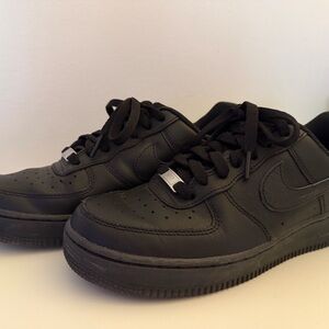 Nike Black Women's Sneakers